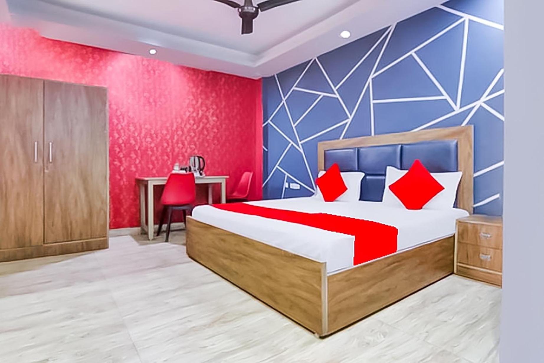 ניו דלהי Hotel Classical Opposite Nizamuddin Railway Station מראה חיצוני תמונה